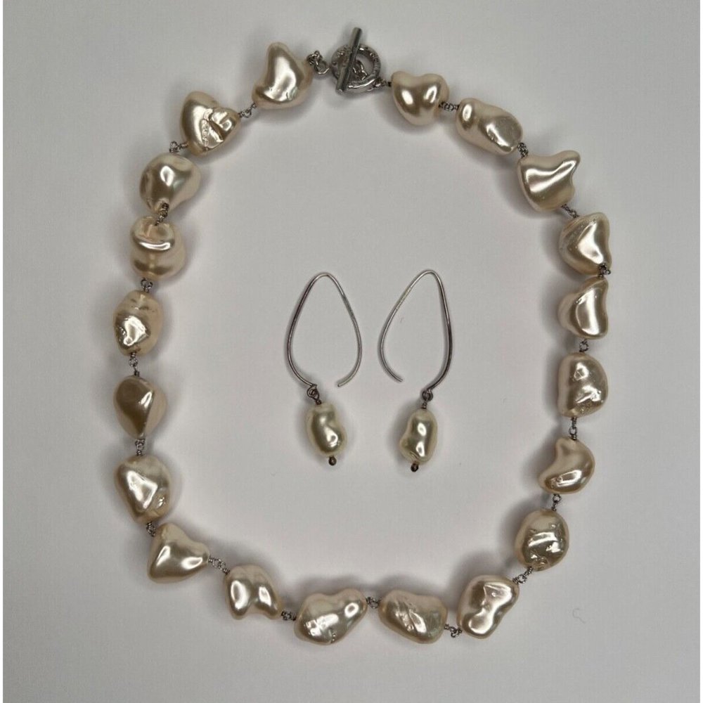 Dalia 925 silver and PearlsNecklace Earrings Set